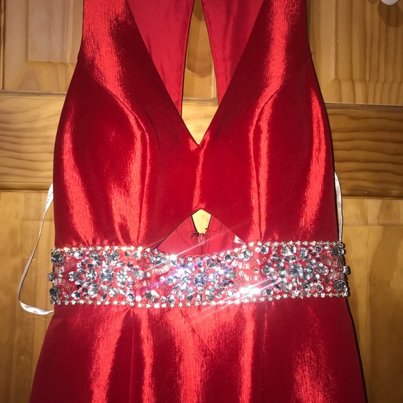 Prom dress! - Picture 3 of 4